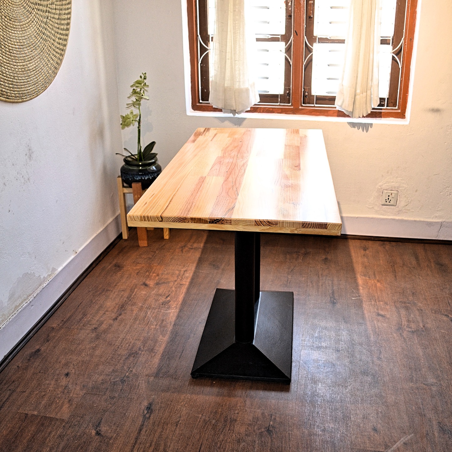 Double Pole Study Table